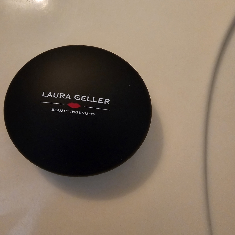 Laura Geller Black Compact With Full Coverage Foundation In Deep